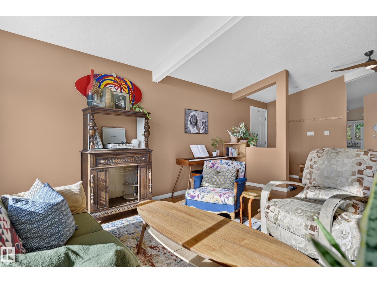 6512 94 Av Nw Property Photo 5