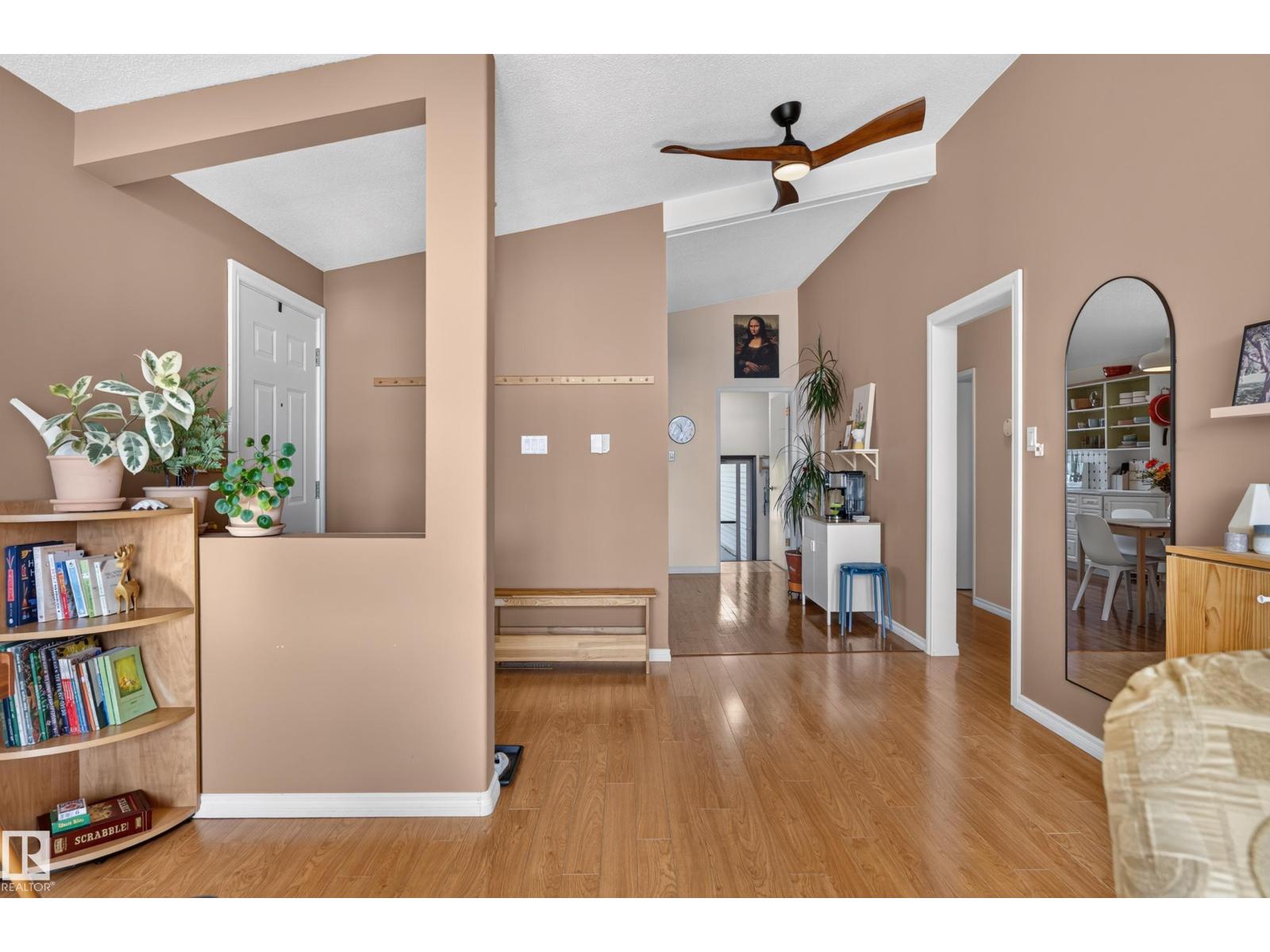 6512 94 Av Nw Property Photo 6