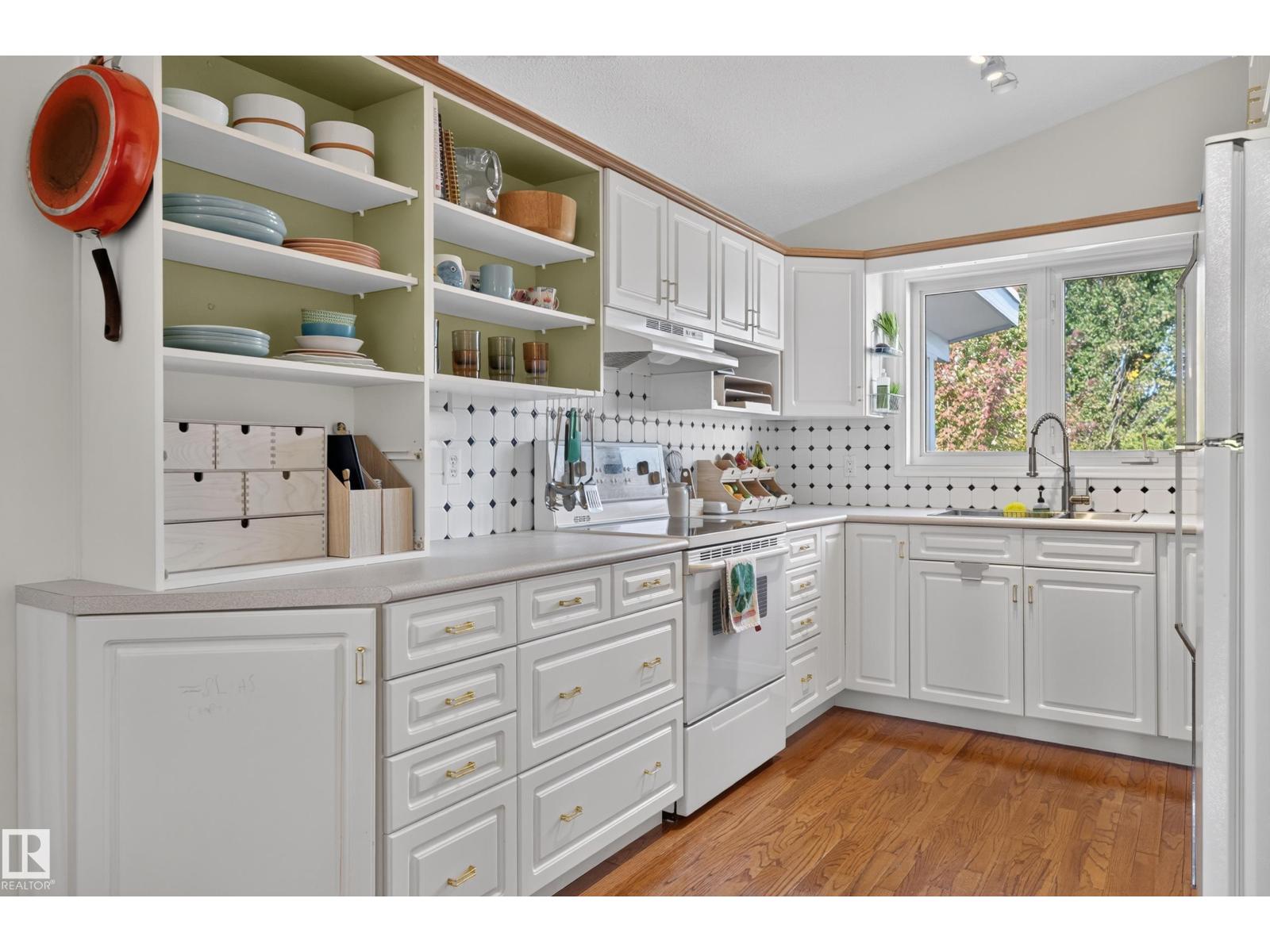 6512 94 Av Nw Property Photo 11