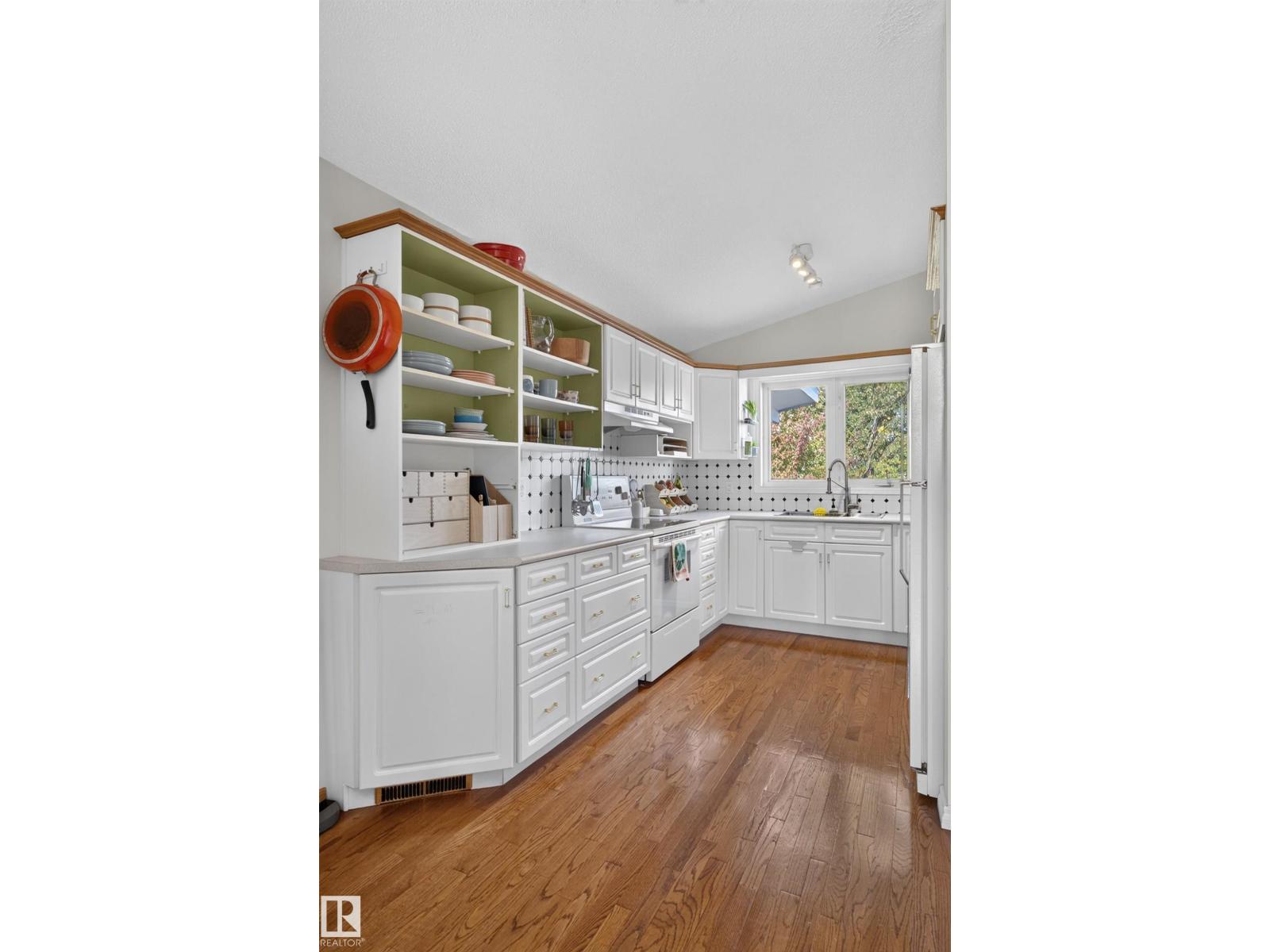 6512 94 Av Nw Property Photo 13