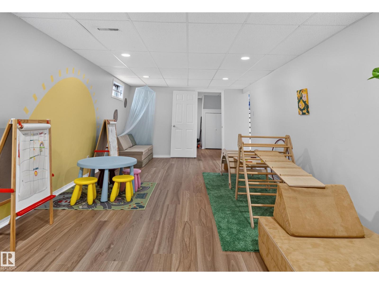 6512 94 Av Nw Property Photo 28
