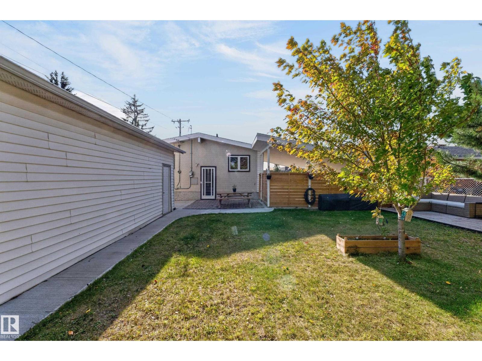 6512 94 Av Nw Property Photo 43