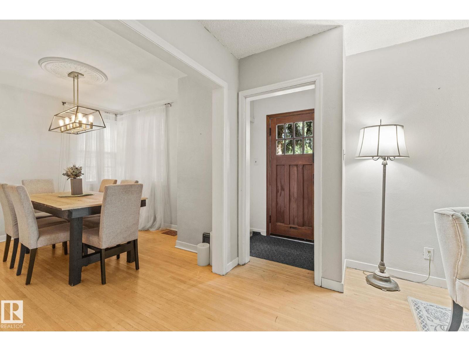 12034 104 St Nw Property Photo 2