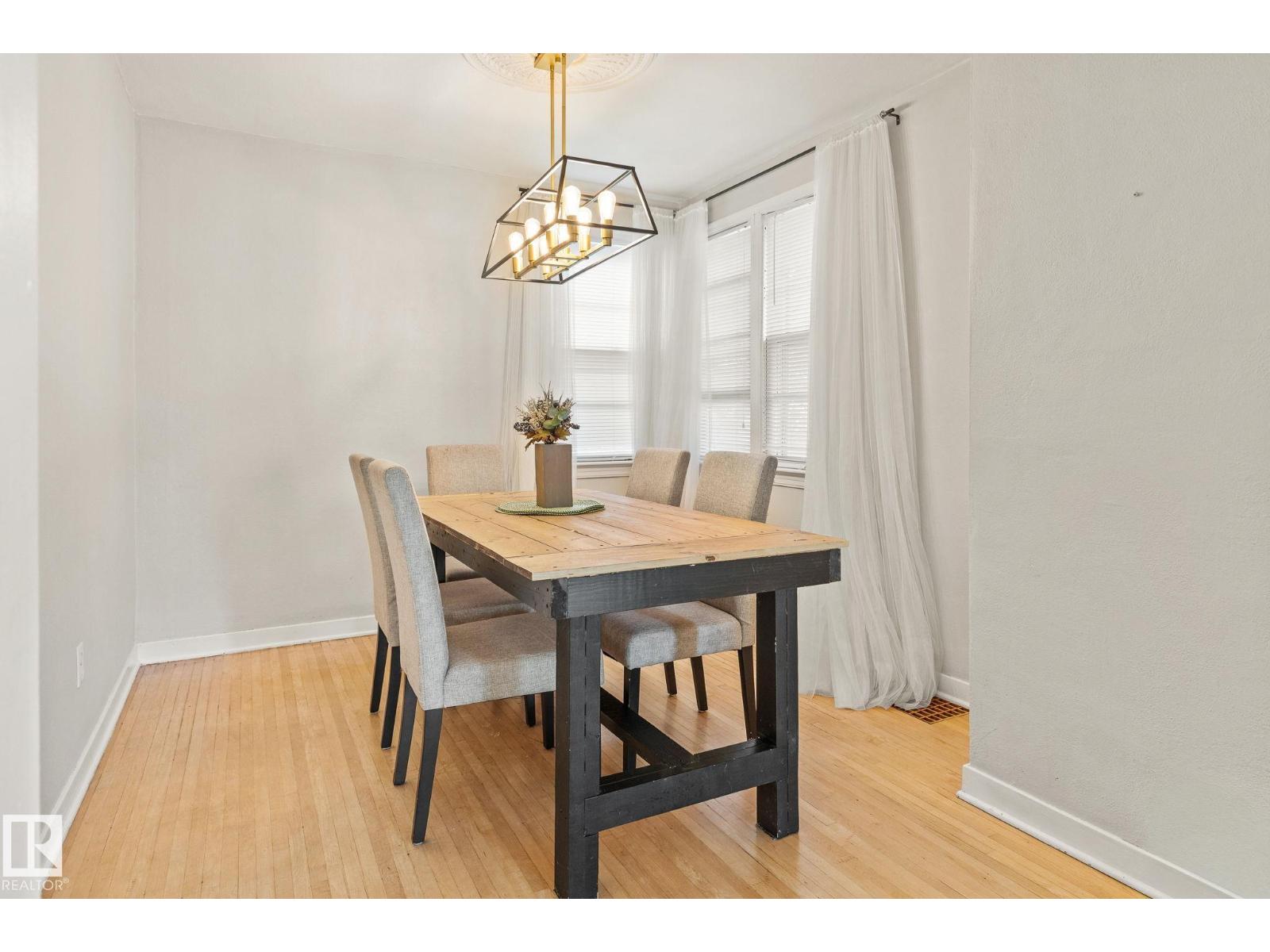 12034 104 St Nw Property Photo 3