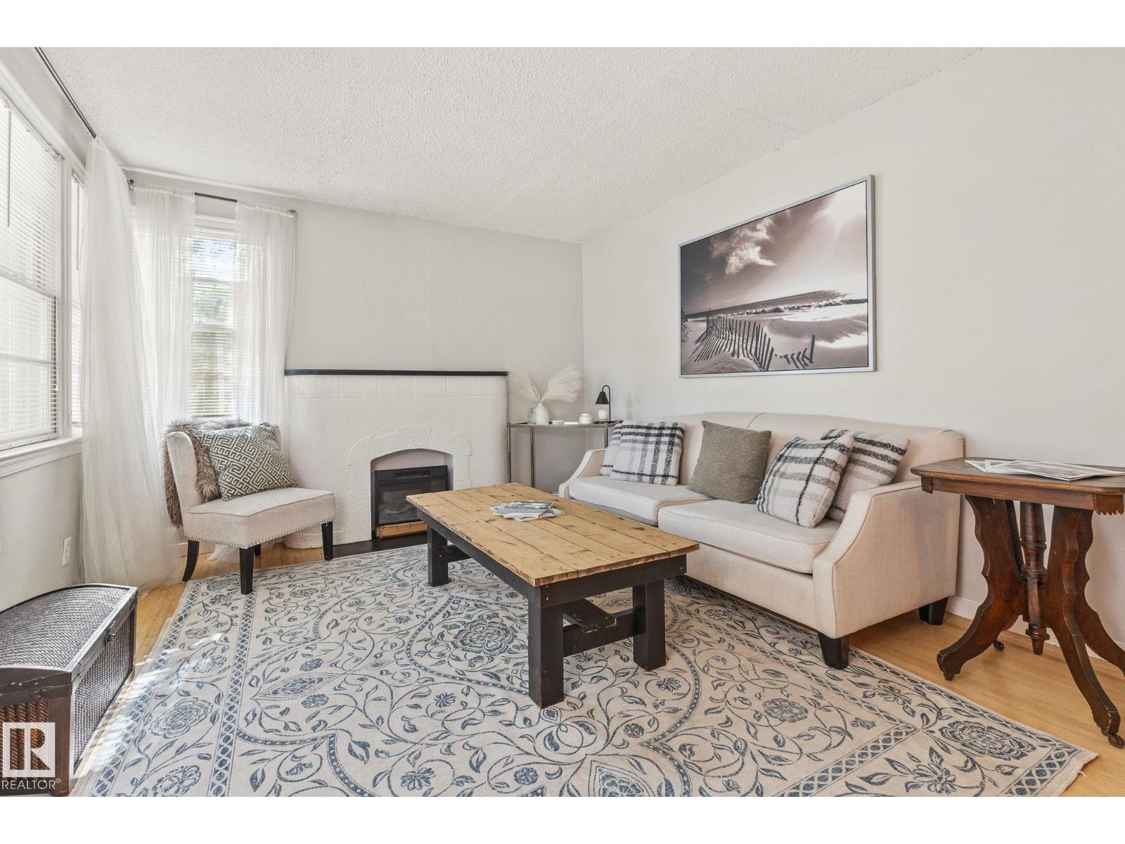 12034 104 St Nw Property Photo 5