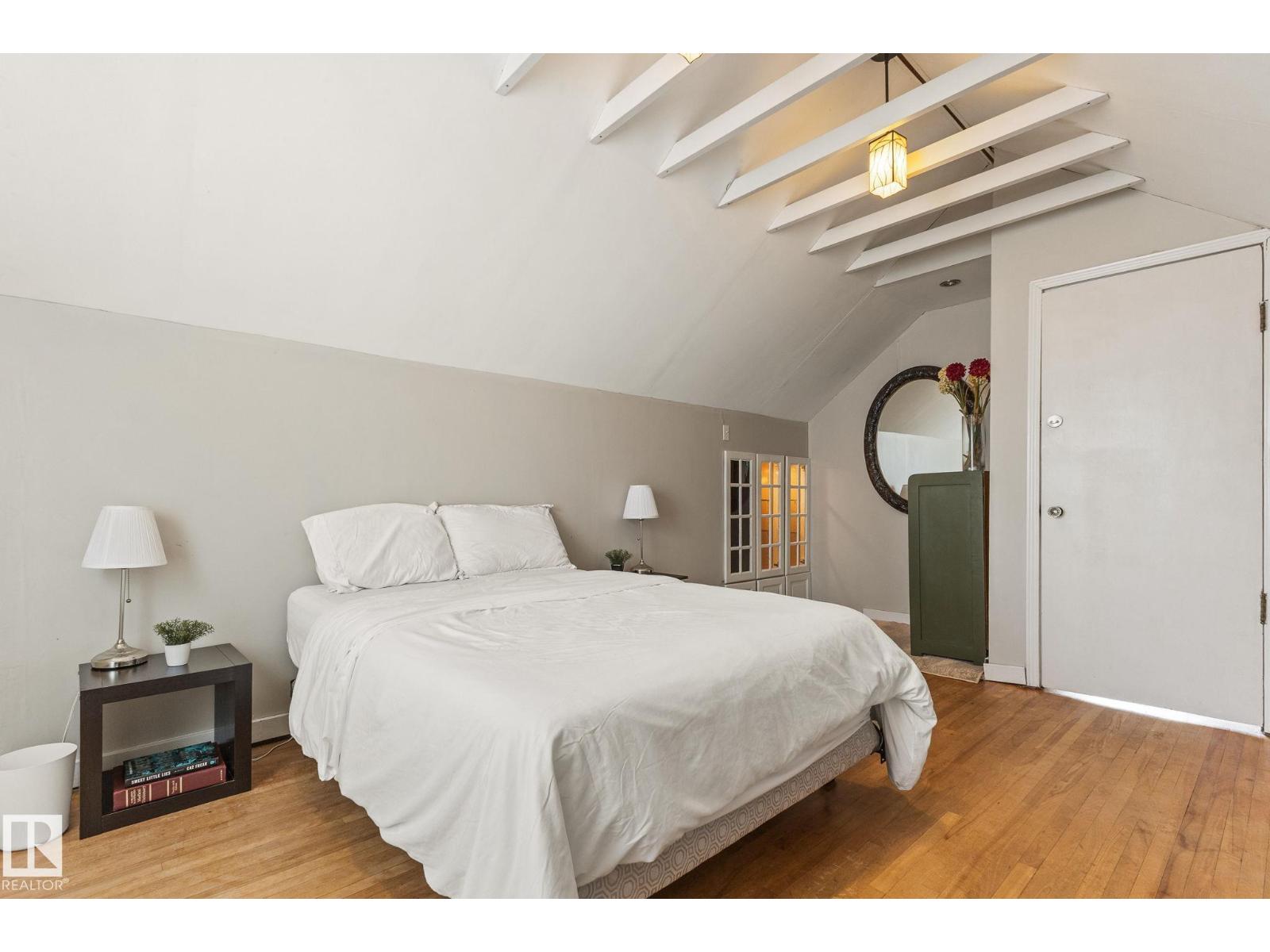 12034 104 St Nw Property Photo 11