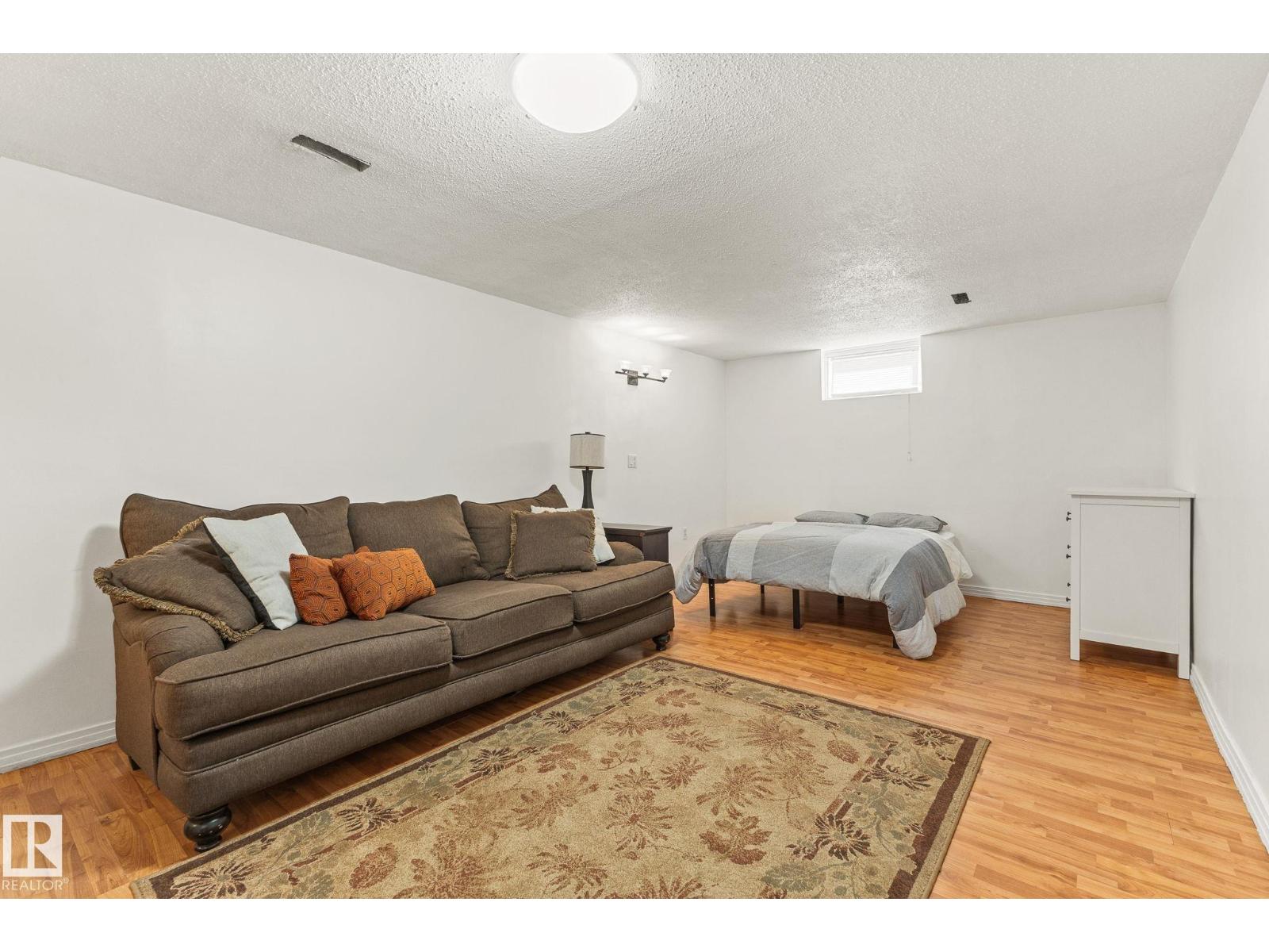 12034 104 St Nw Property Photo 13