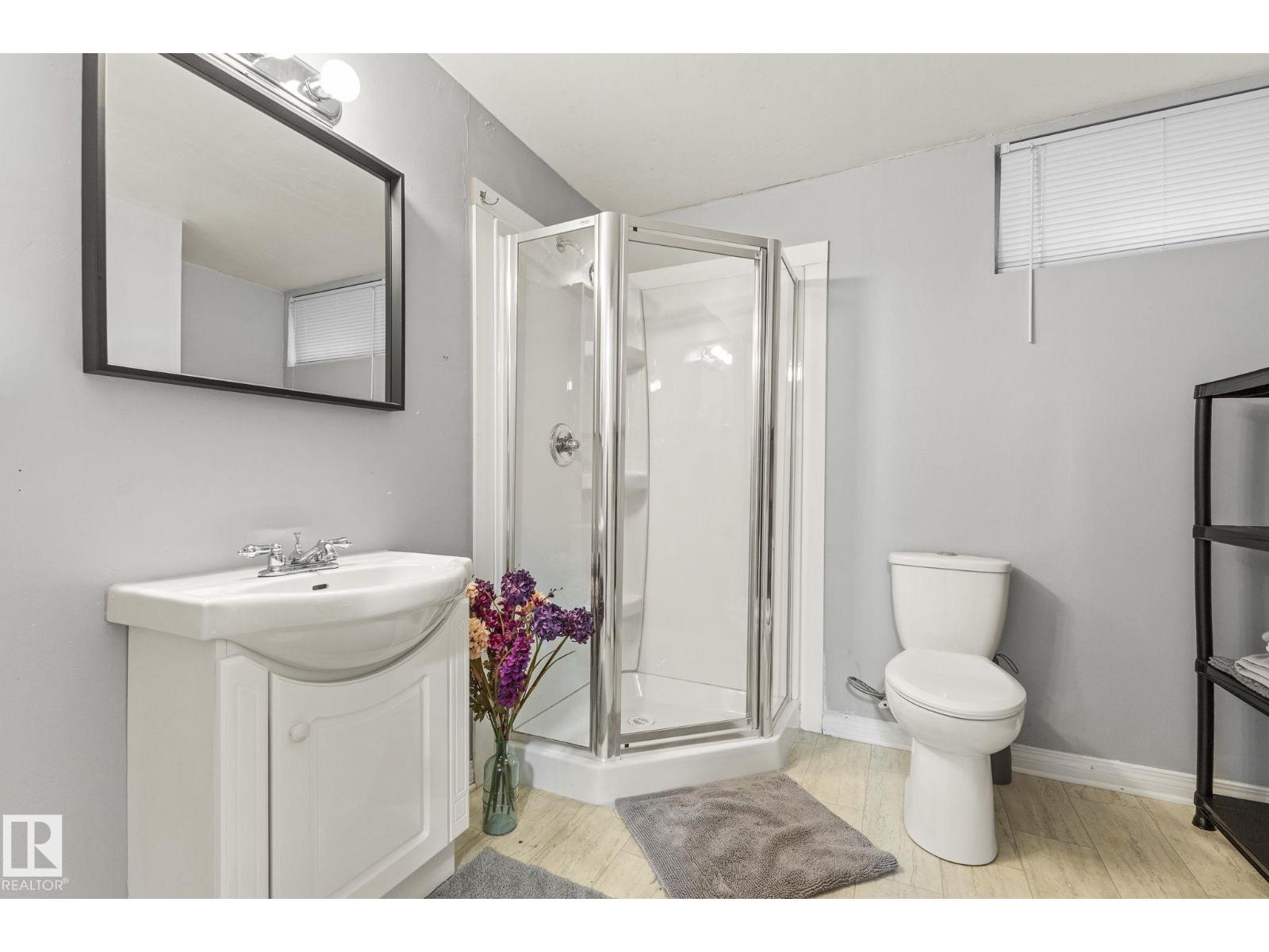 12034 104 St Nw Property Photo 16