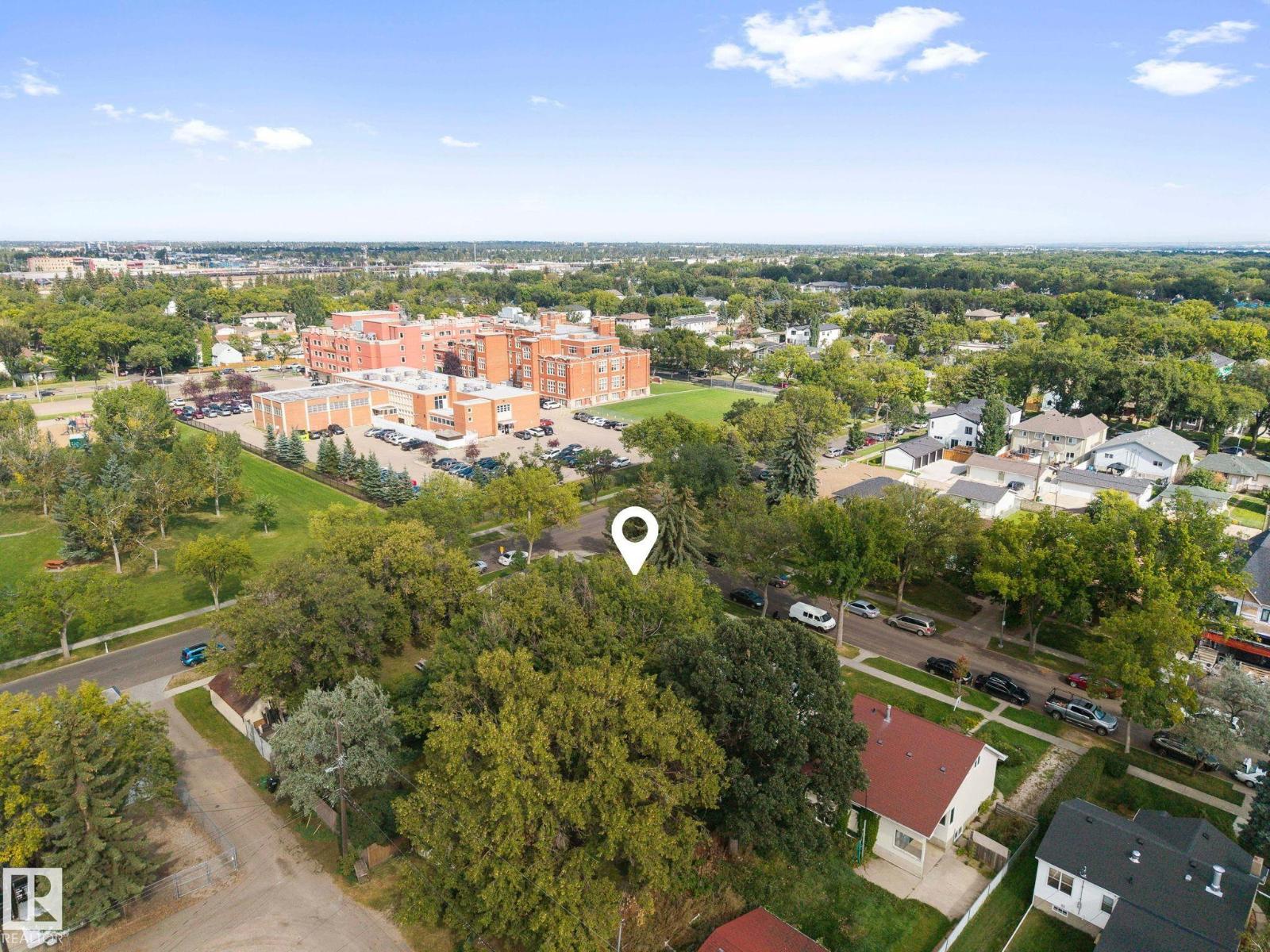 12034 104 St Nw Property Photo 22
