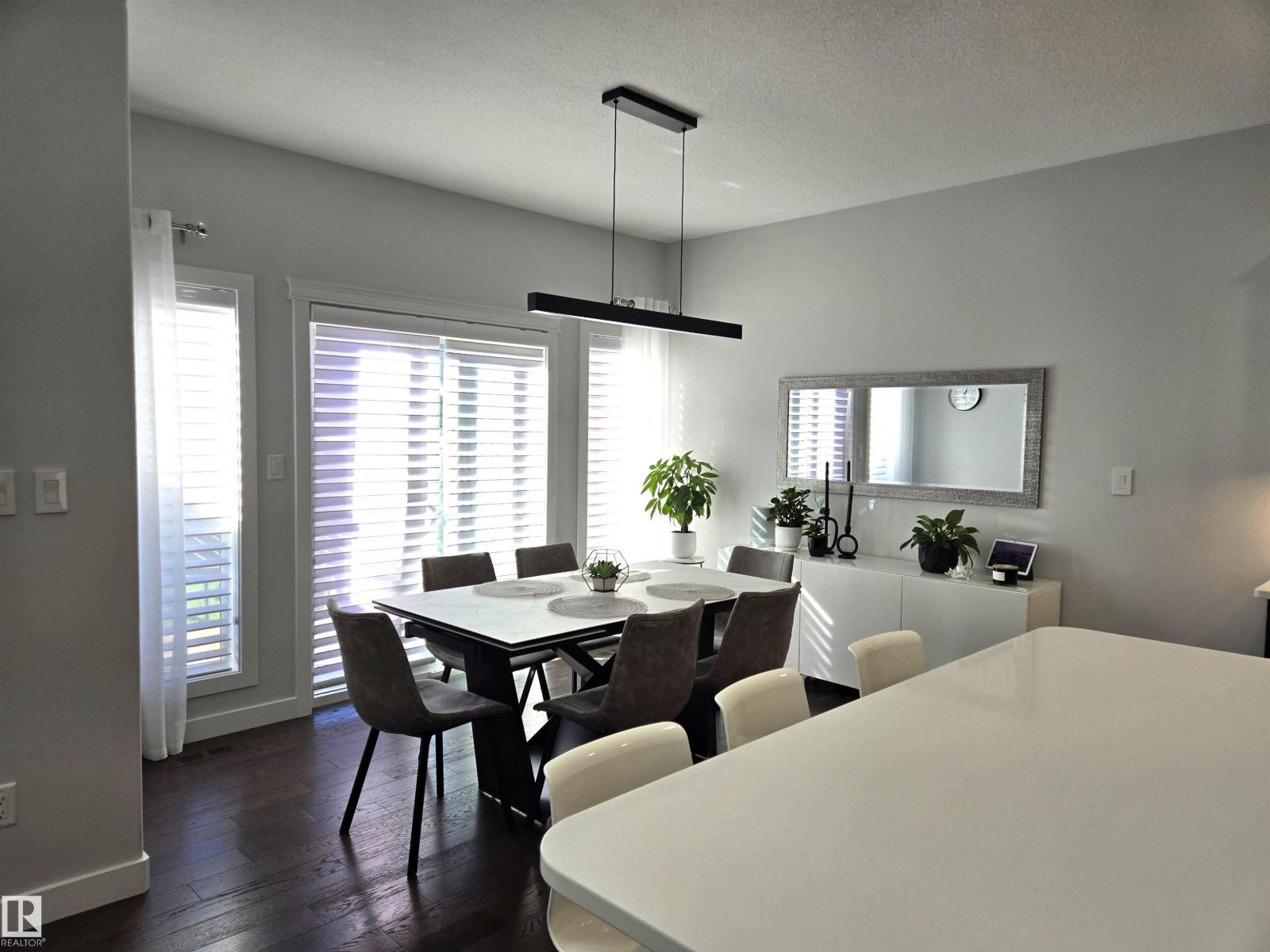 15883 13 Av Sw Property Photo 12