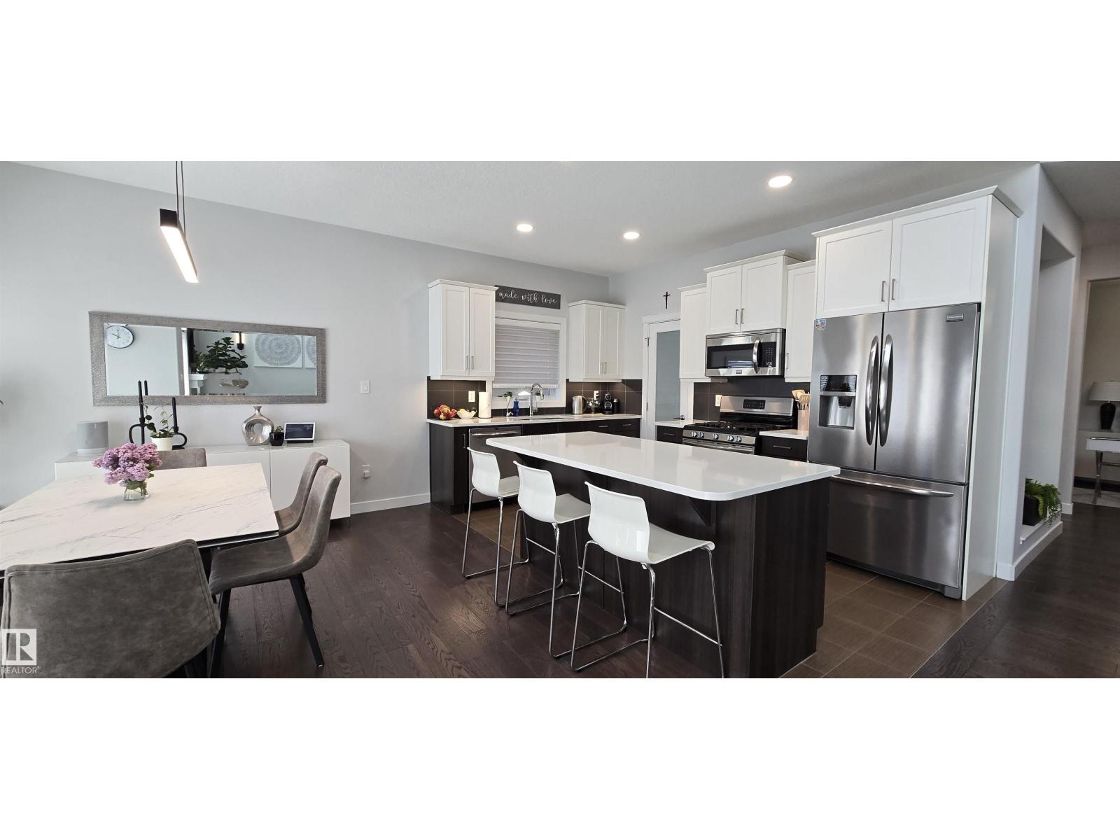15883 13 Av Sw Property Photo 18