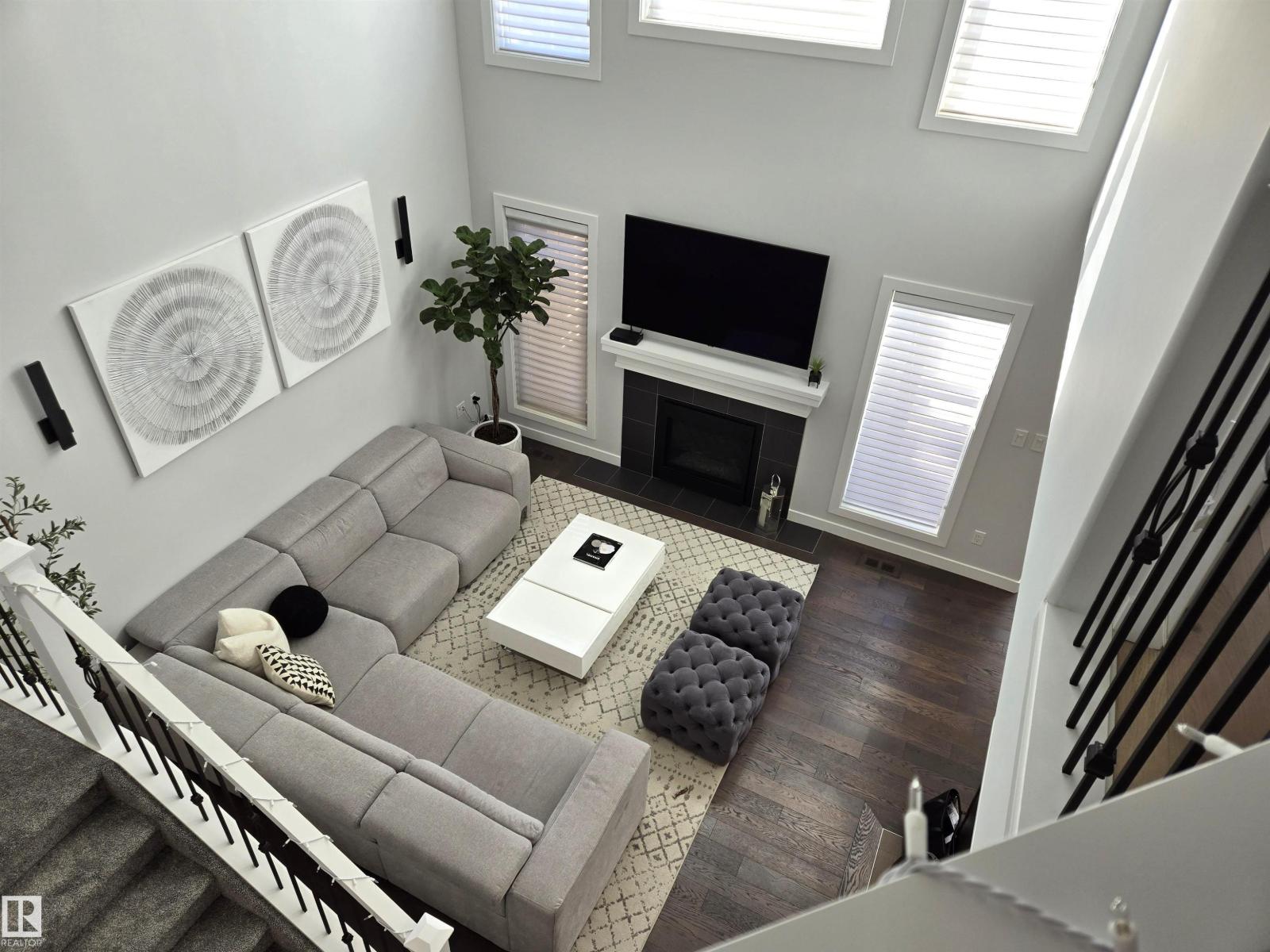 15883 13 Av Sw Property Photo 22