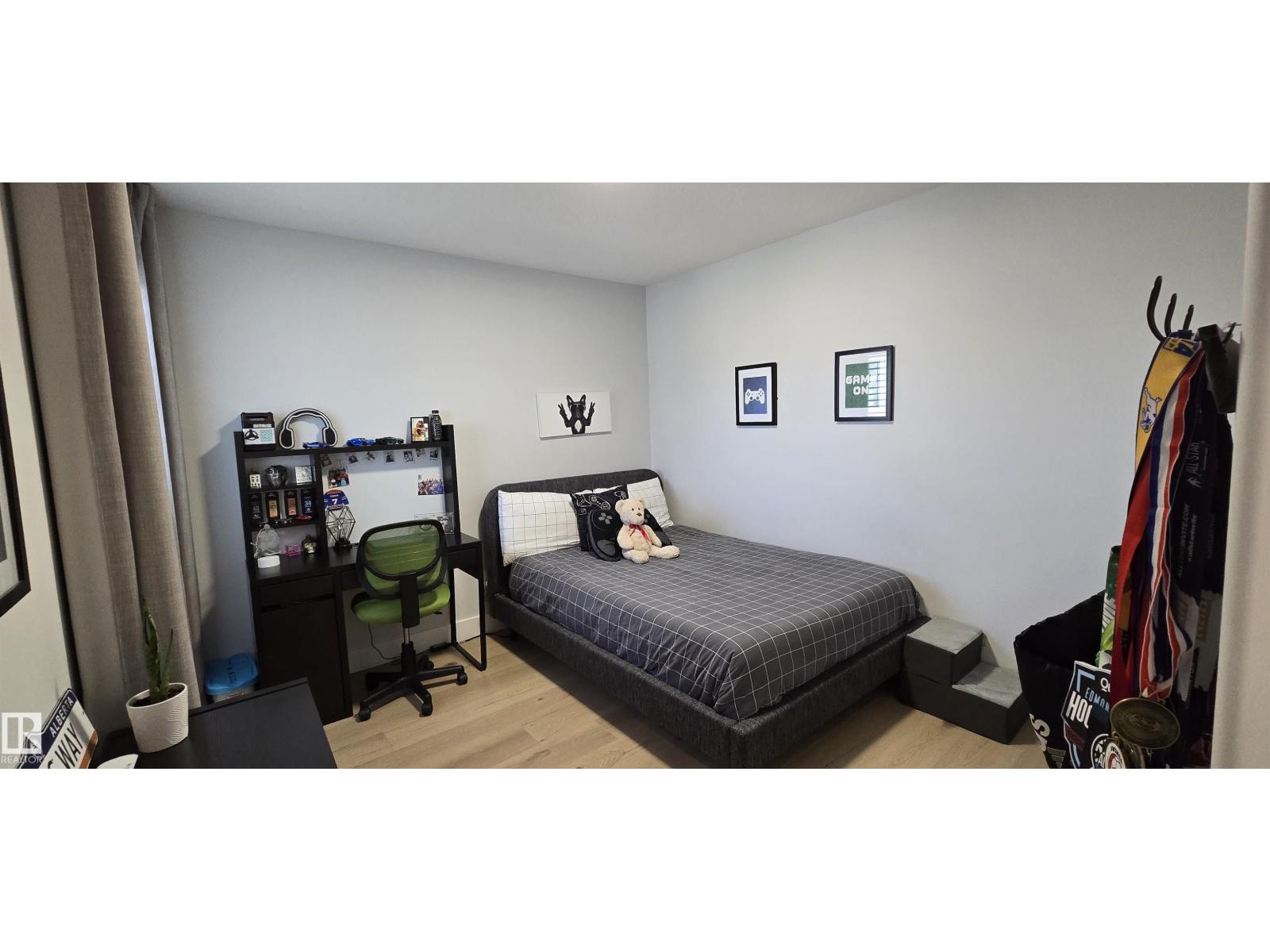 15883 13 Av Sw Property Photo 28