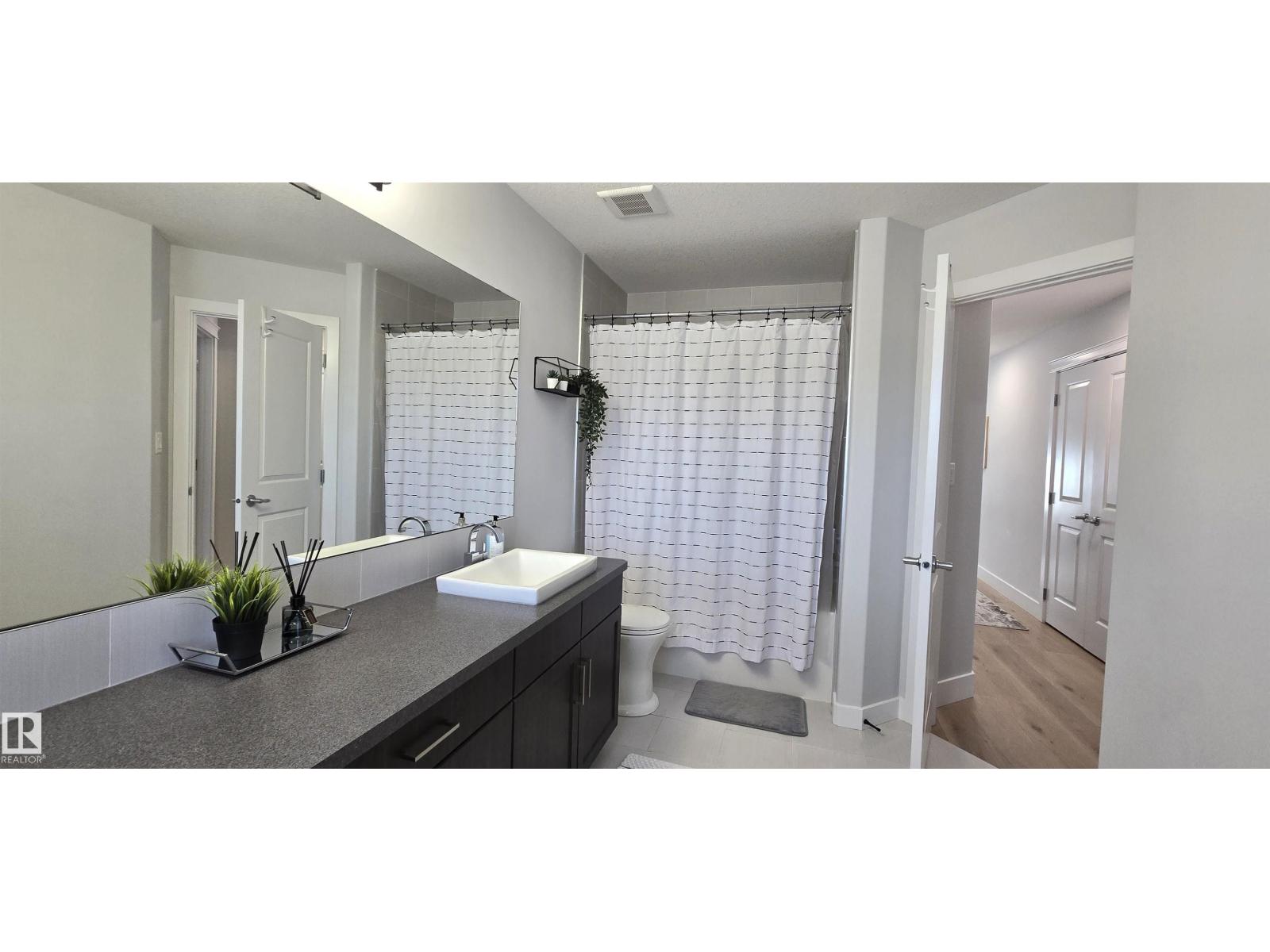 15883 13 Av Sw Property Photo 34