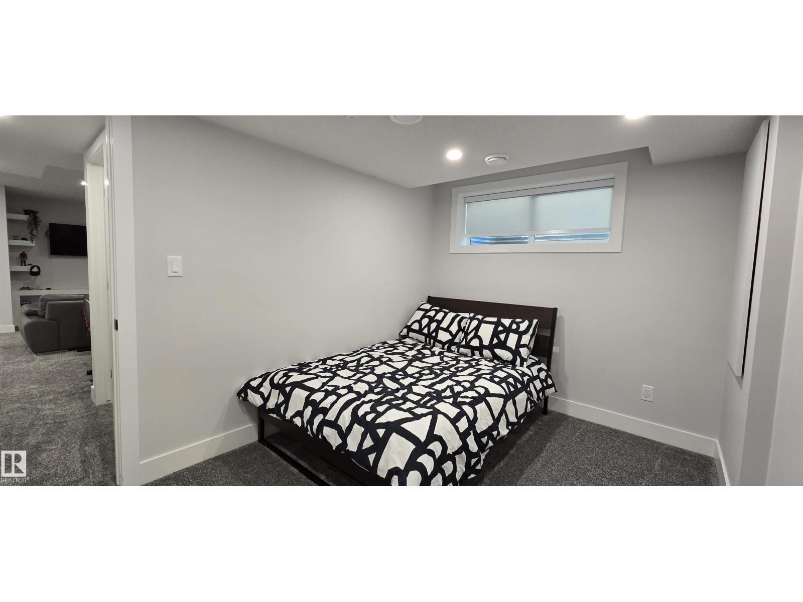 15883 13 Av Sw Property Photo 43