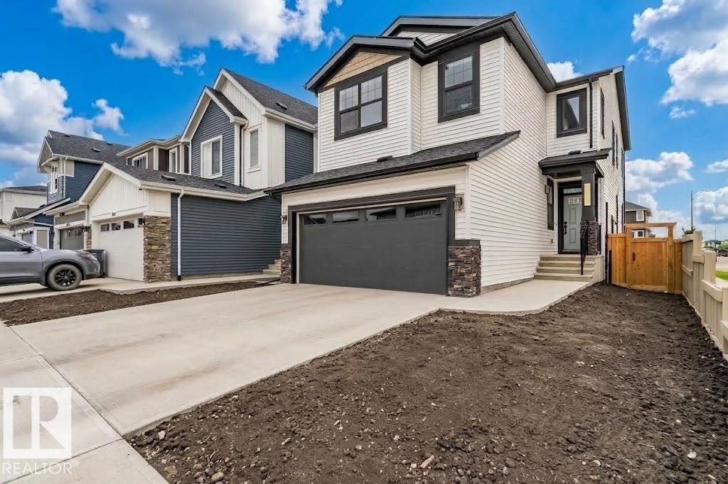 6921 54 Av Property Photo 4
