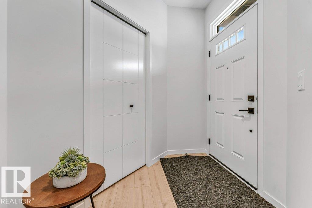 6921 54 Av Property Photo 7