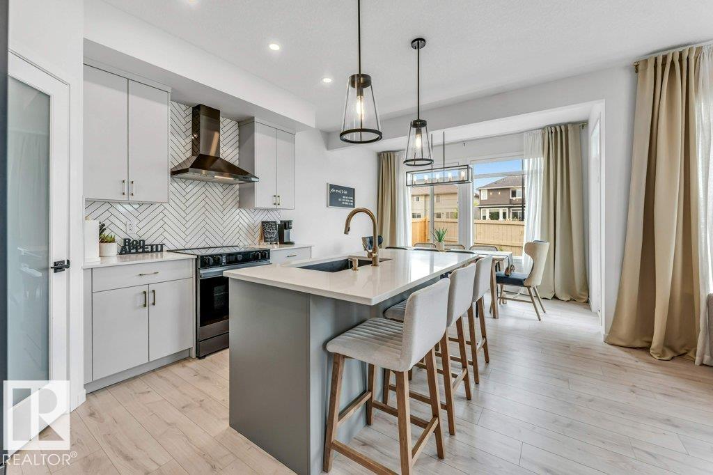 6921 54 Av Property Photo 12