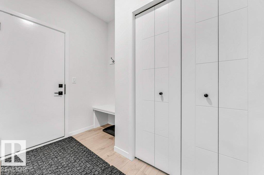 6921 54 Av Property Photo 22