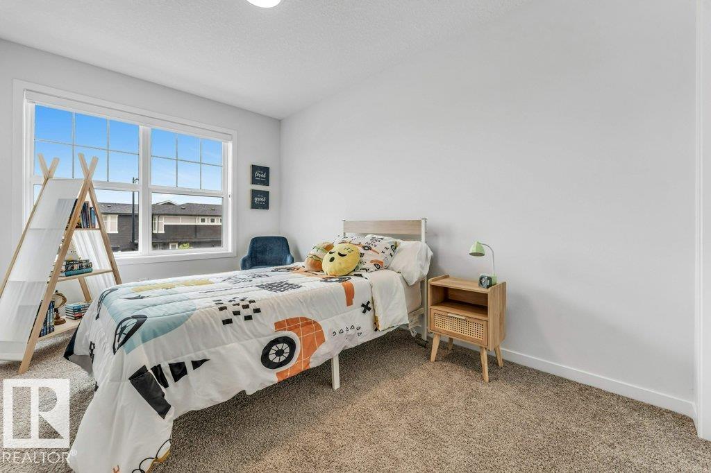 6921 54 Av Property Photo 32