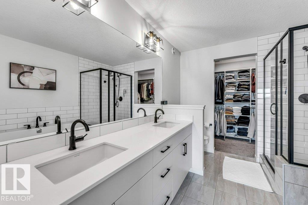 6921 54 Av Property Photo 36