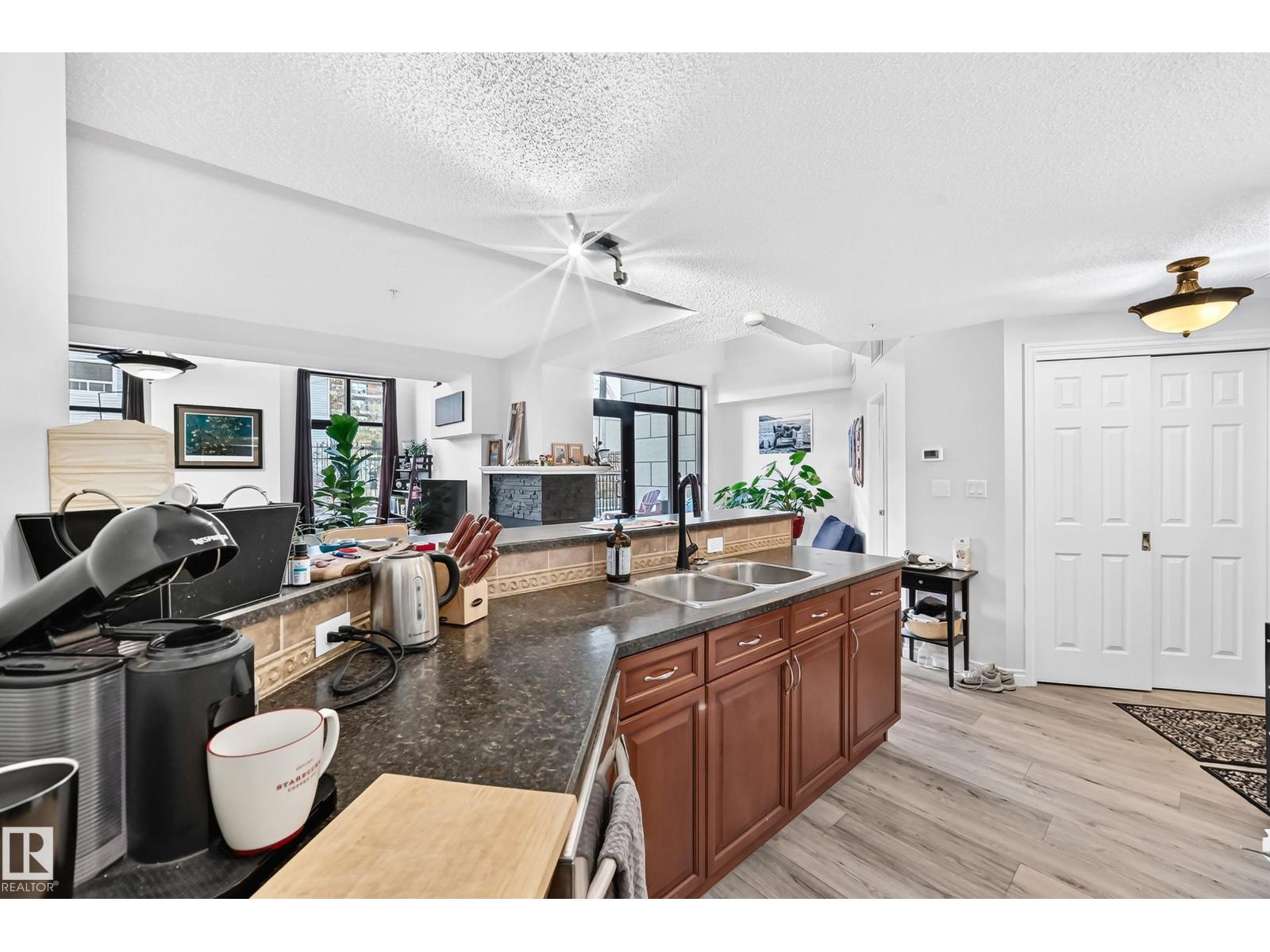 #103 9020 Jasper Av Nw Property Photo 6