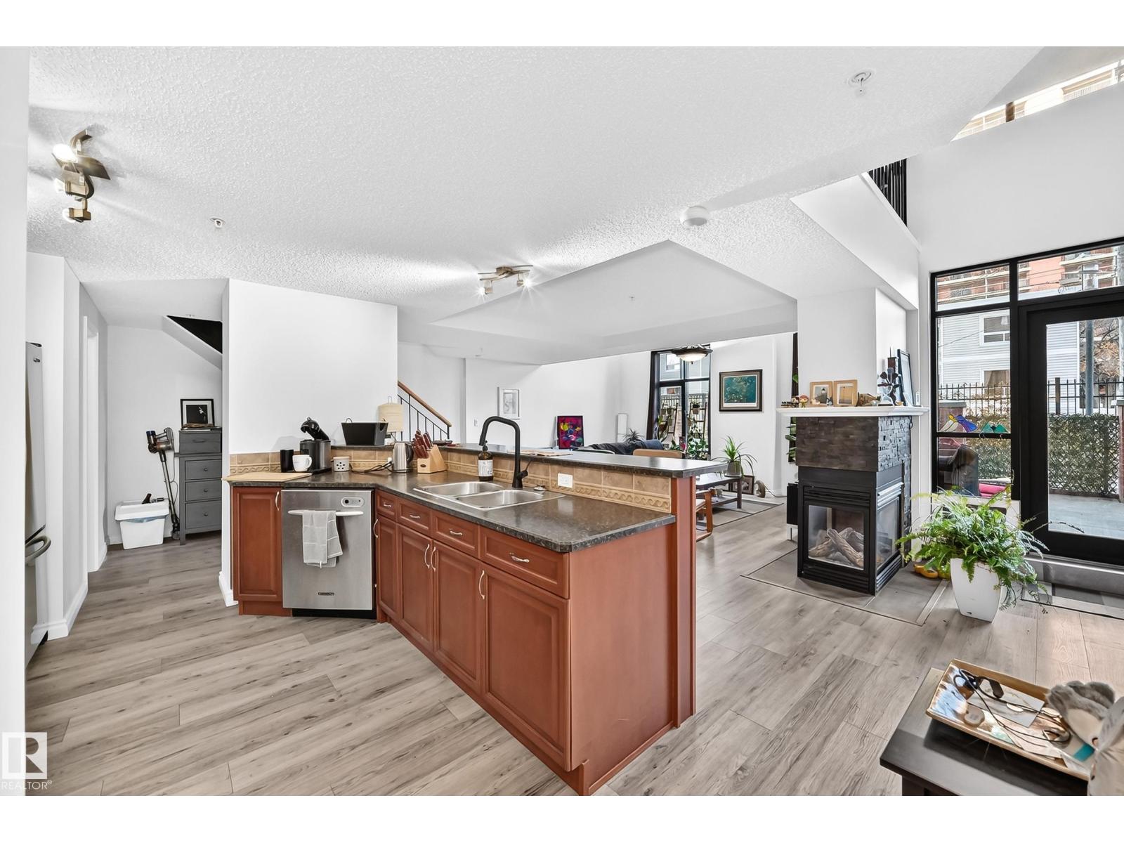 #103 9020 Jasper Av Nw Property Photo 7