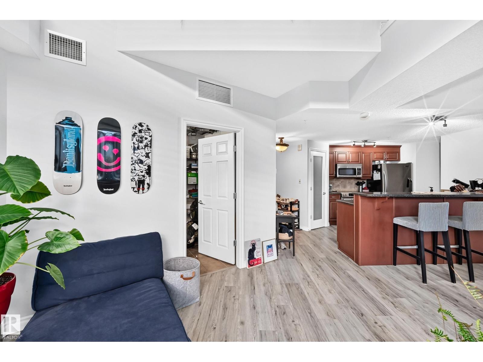 #103 9020 Jasper Av Nw Property Photo 17