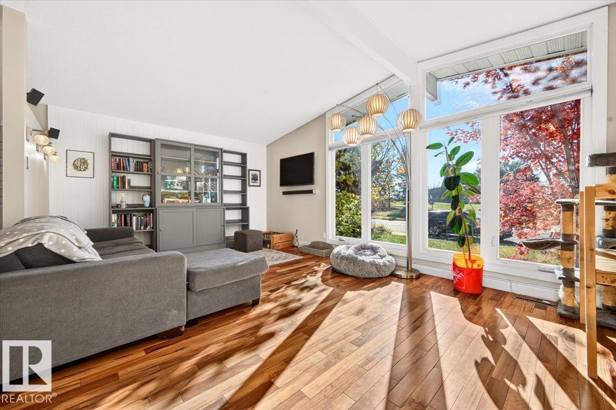 8512 134 Av Nw Property Photo 44