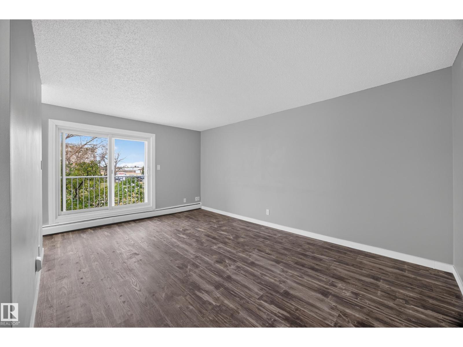 #27 11245 31 Av Nw Property Photo 4