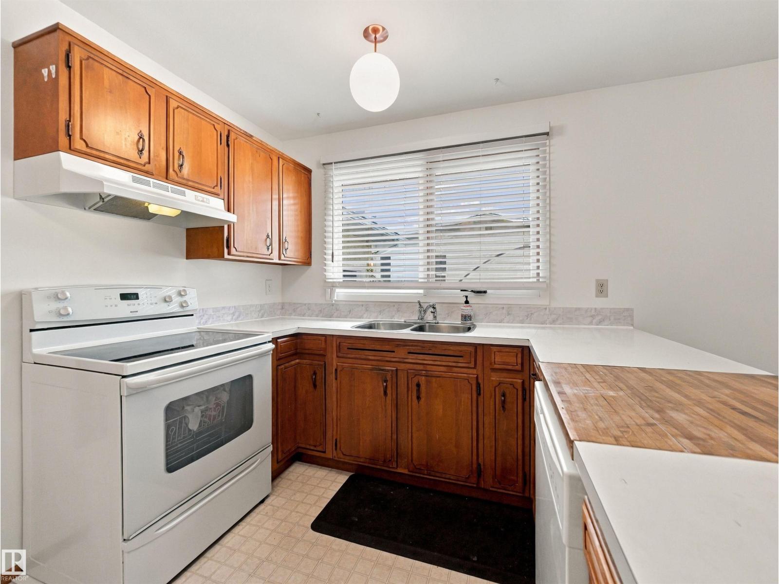 11519 38 Av Nw Nw Property Photo 4