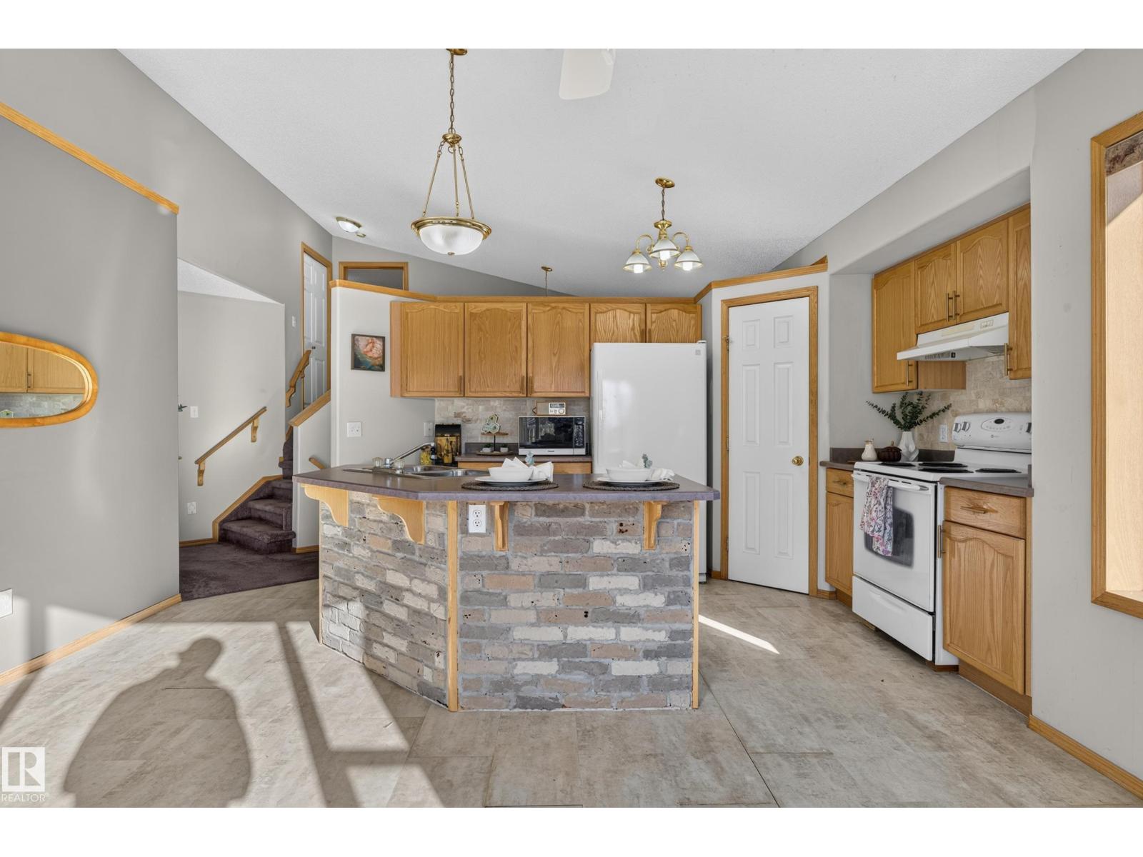 4615 151 Av Nw Property Photo 8
