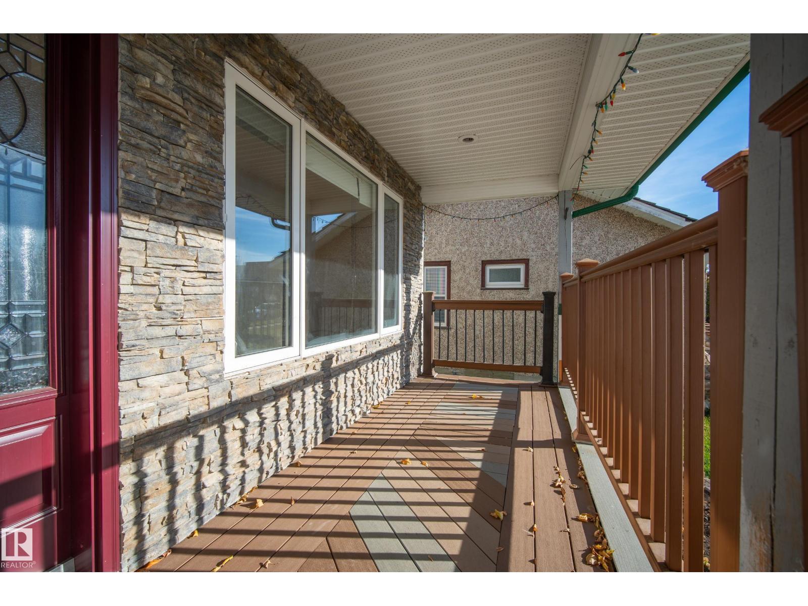5024 50 Av Property Photo 4