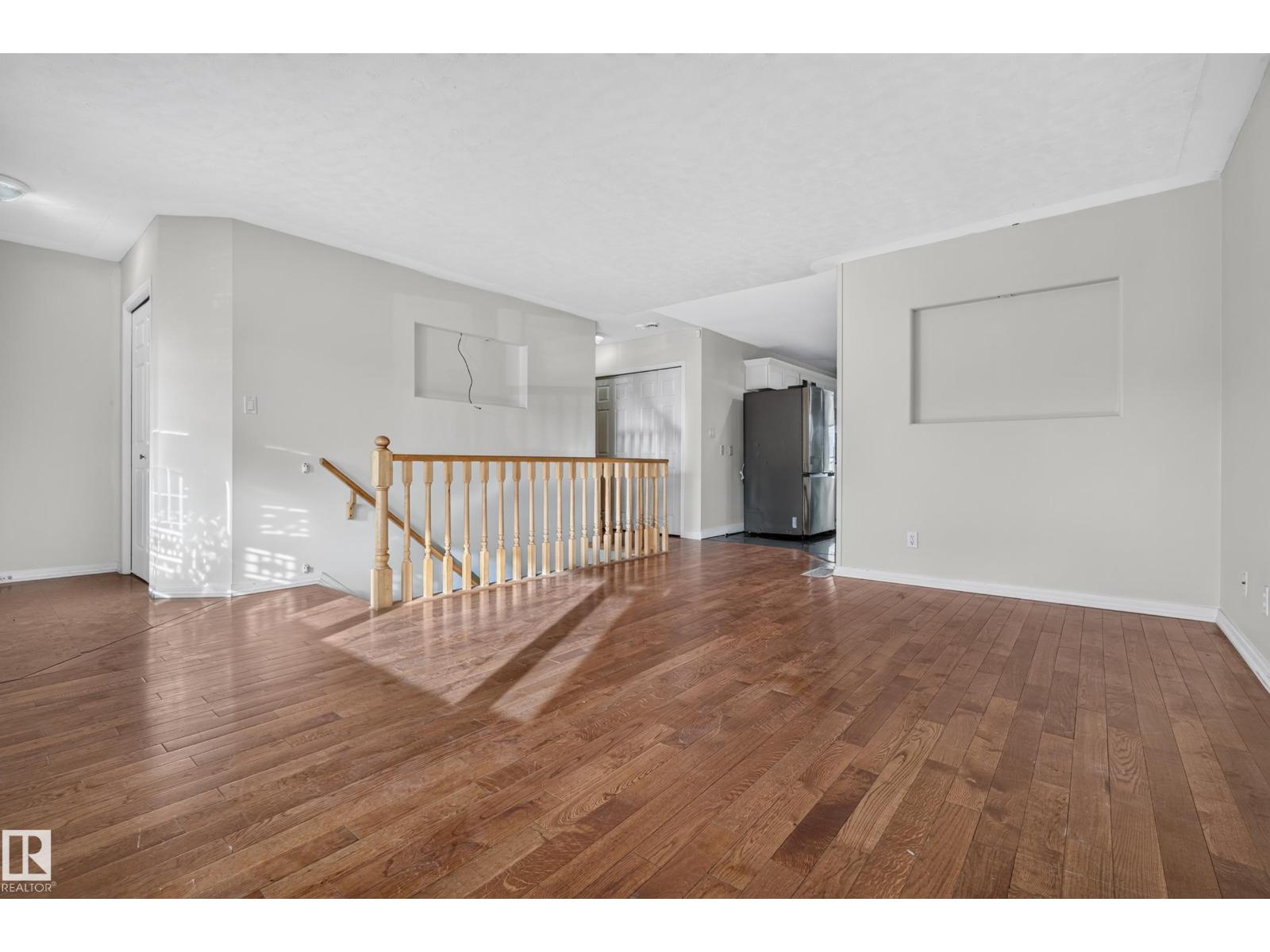 5024 50 Av Property Photo 18