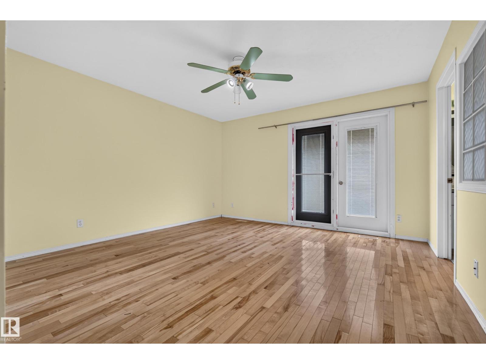 5024 50 Av Property Photo 25