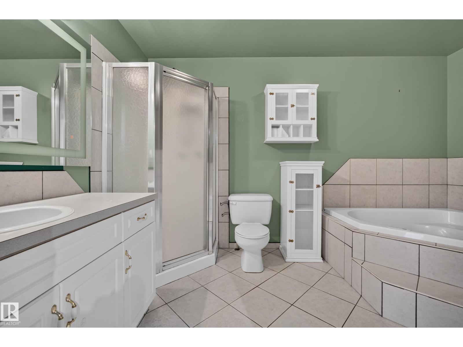 5024 50 Av Property Photo 27