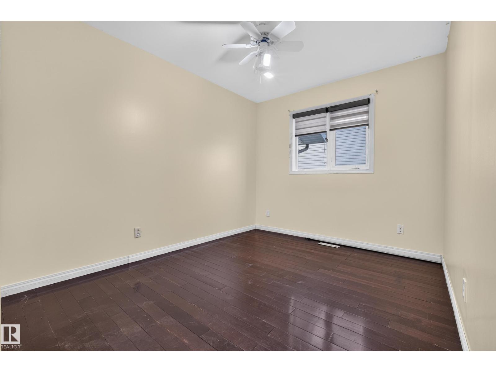 5024 50 Av Property Photo 33