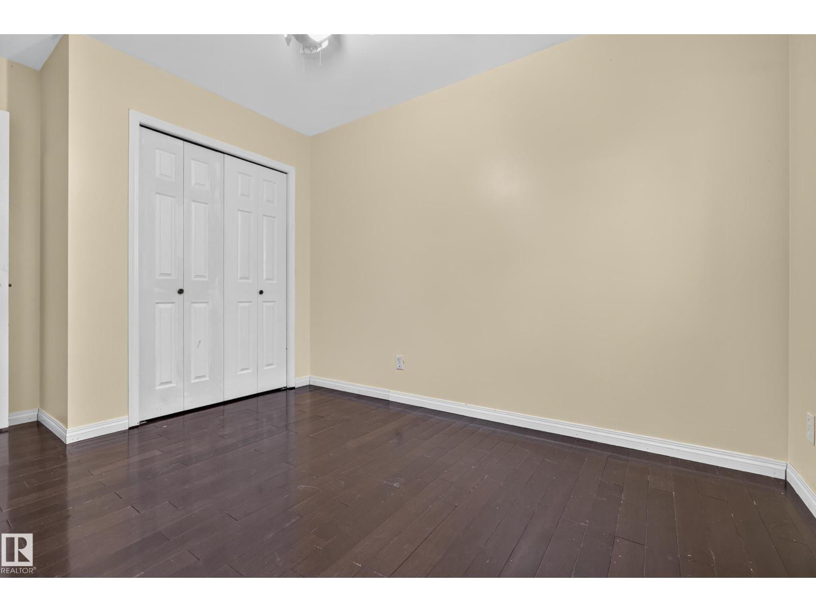 5024 50 Av Property Photo 34