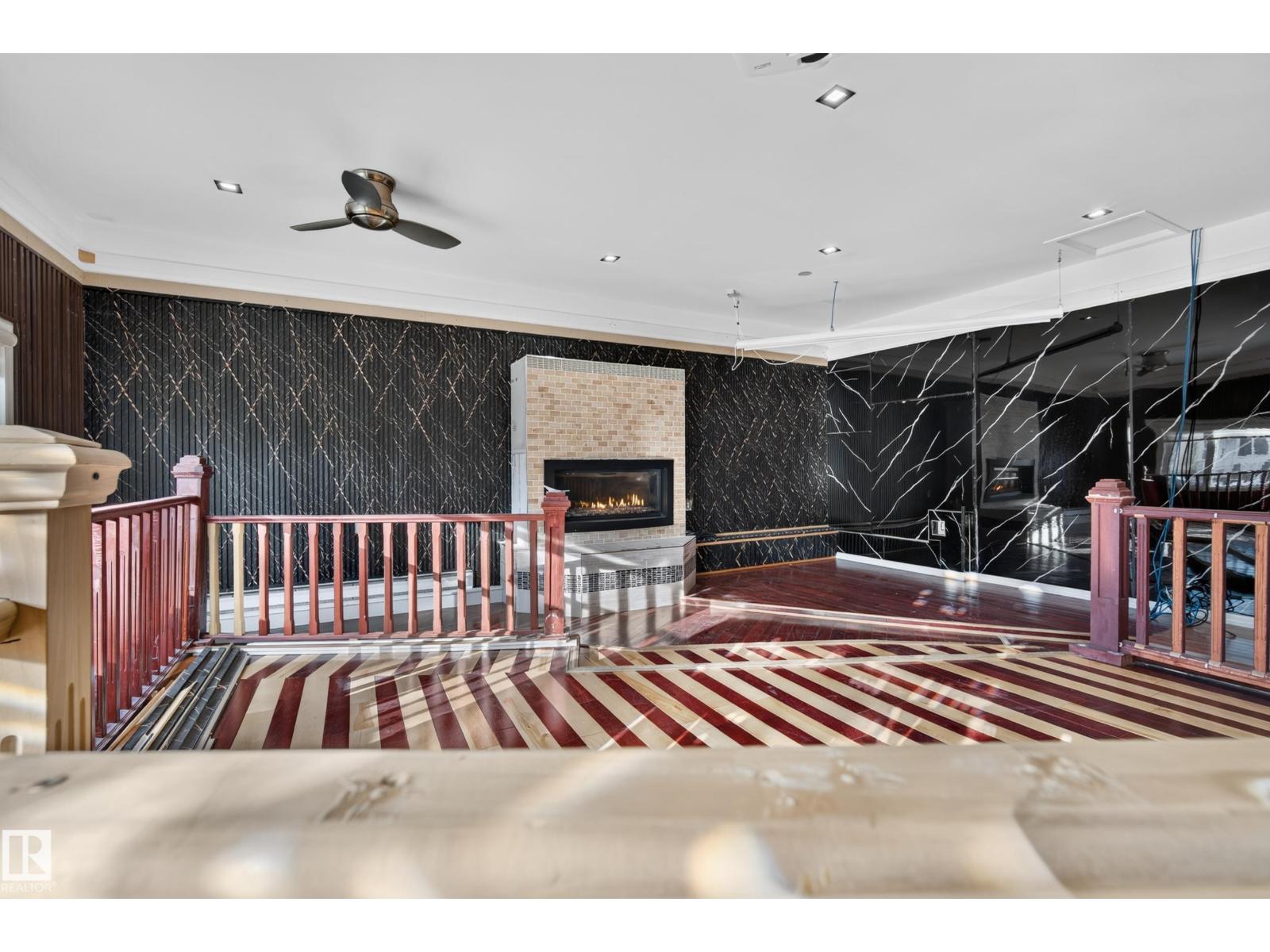 5024 50 Av Property Photo 36