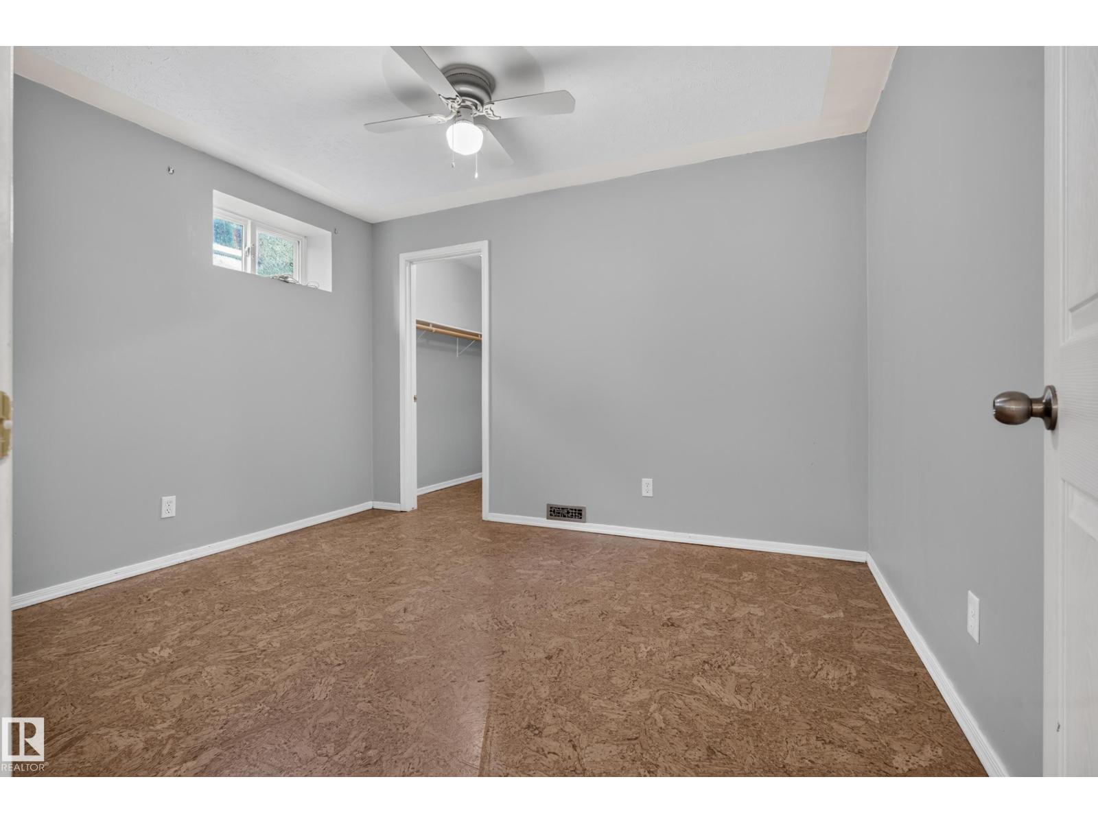 5024 50 Av Property Photo 40