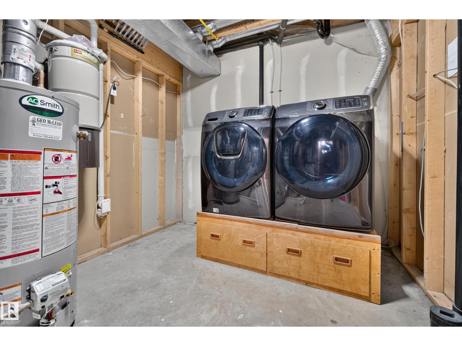 5024 50 Av Property Photo 46