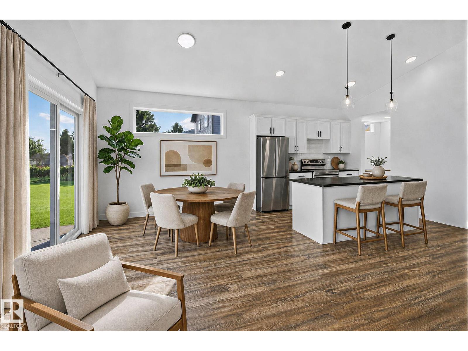 4804 53 Av Property Photo 3