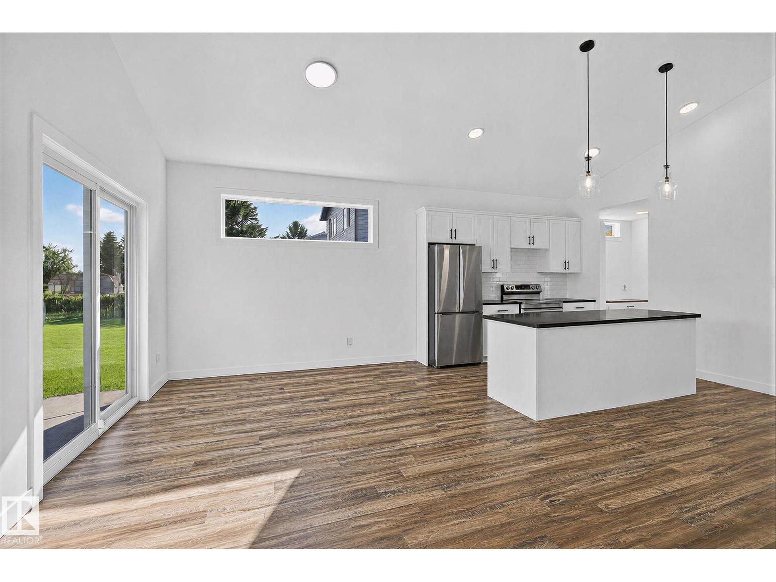 4804 53 Av Property Photo 21