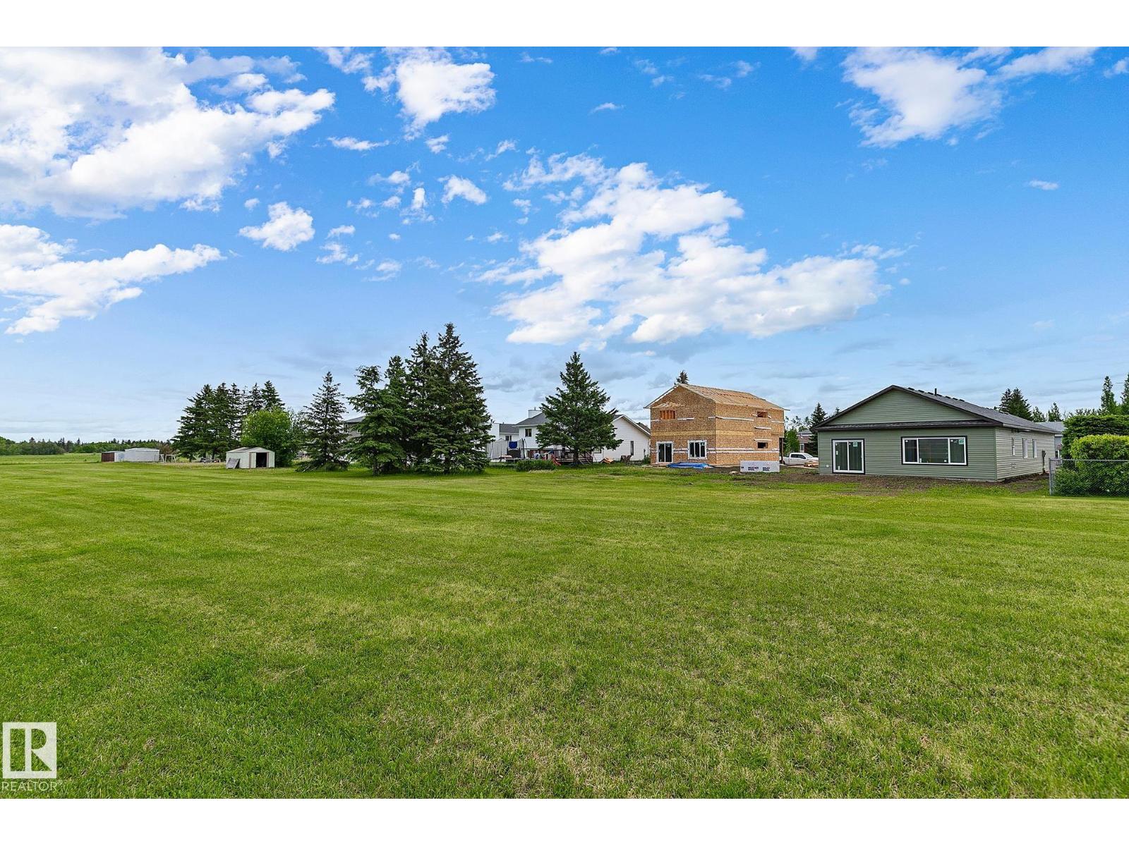 4804 53 Av Property Photo 22
