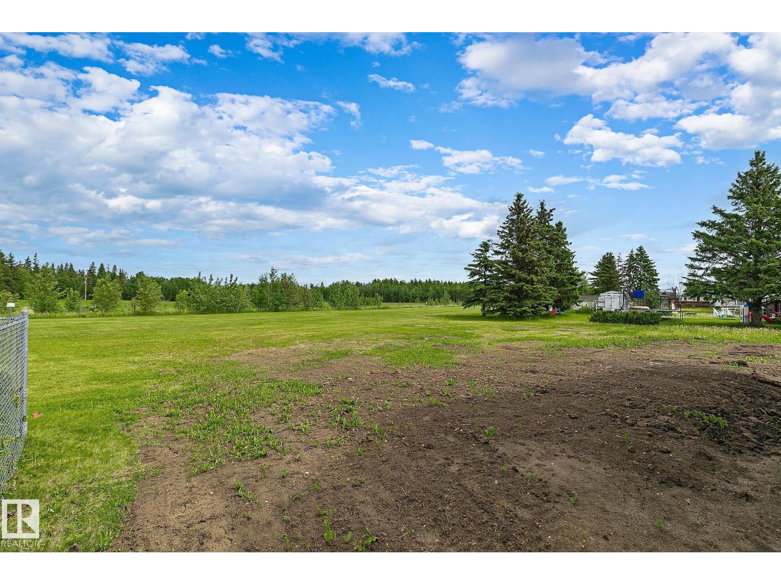 4804 53 Av Property Photo 24