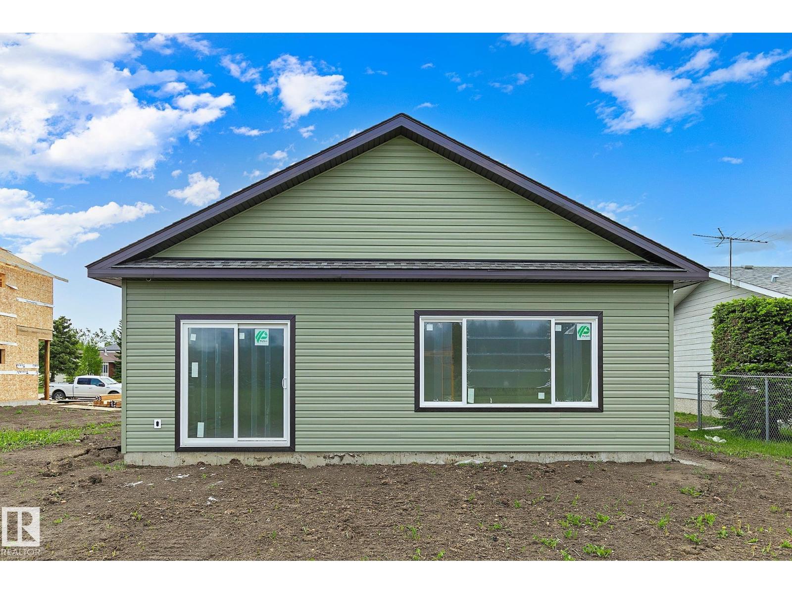 4804 53 Av Property Photo 28