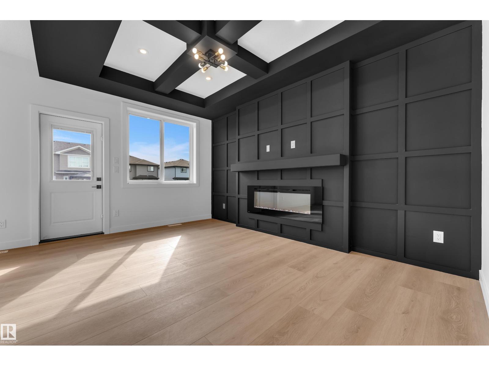 10711 98 St Property Photo 3