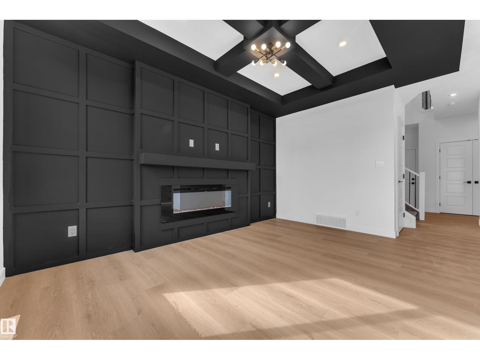 10711 98 St Property Photo 8