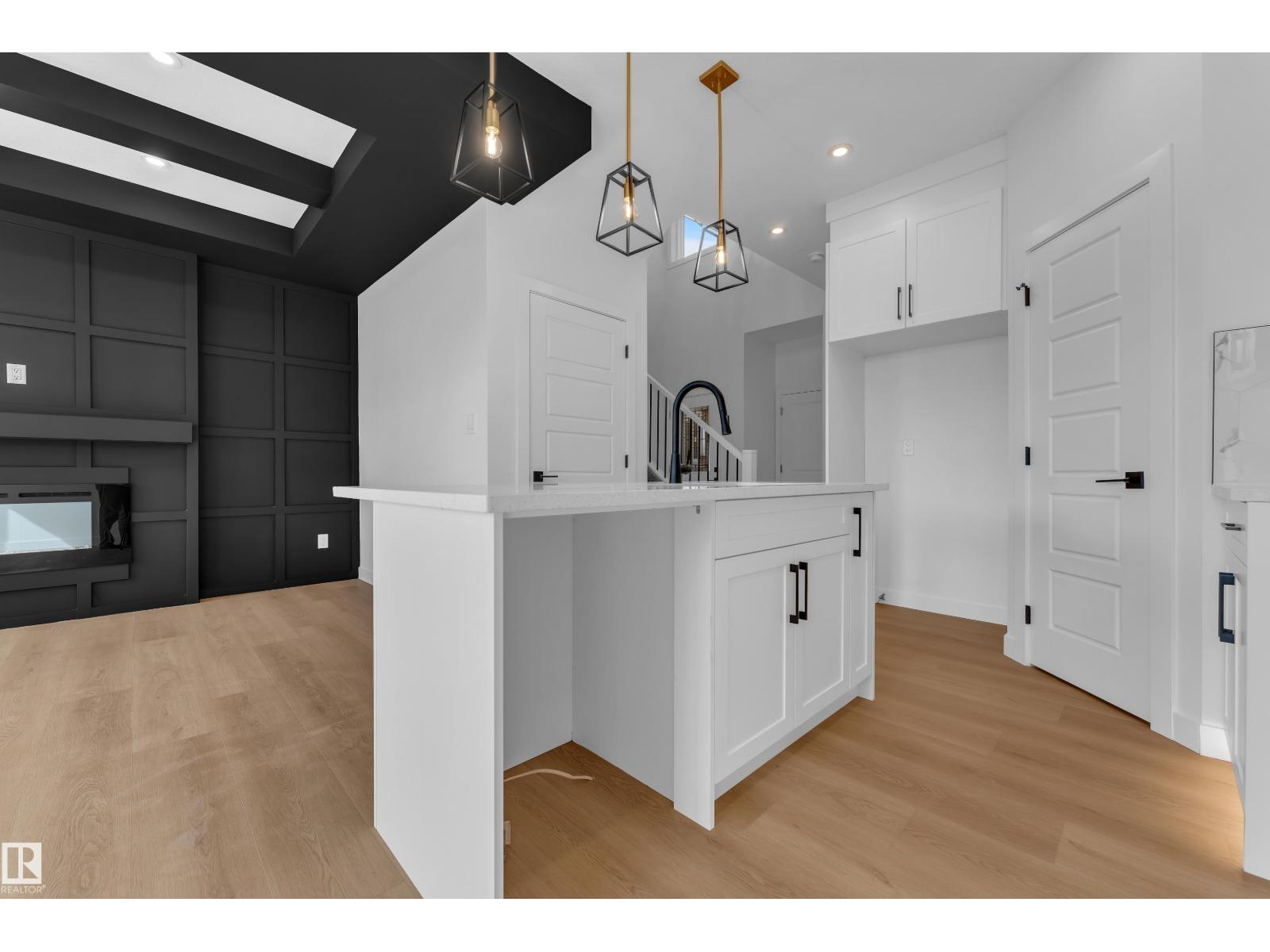 10711 98 St Property Photo 9