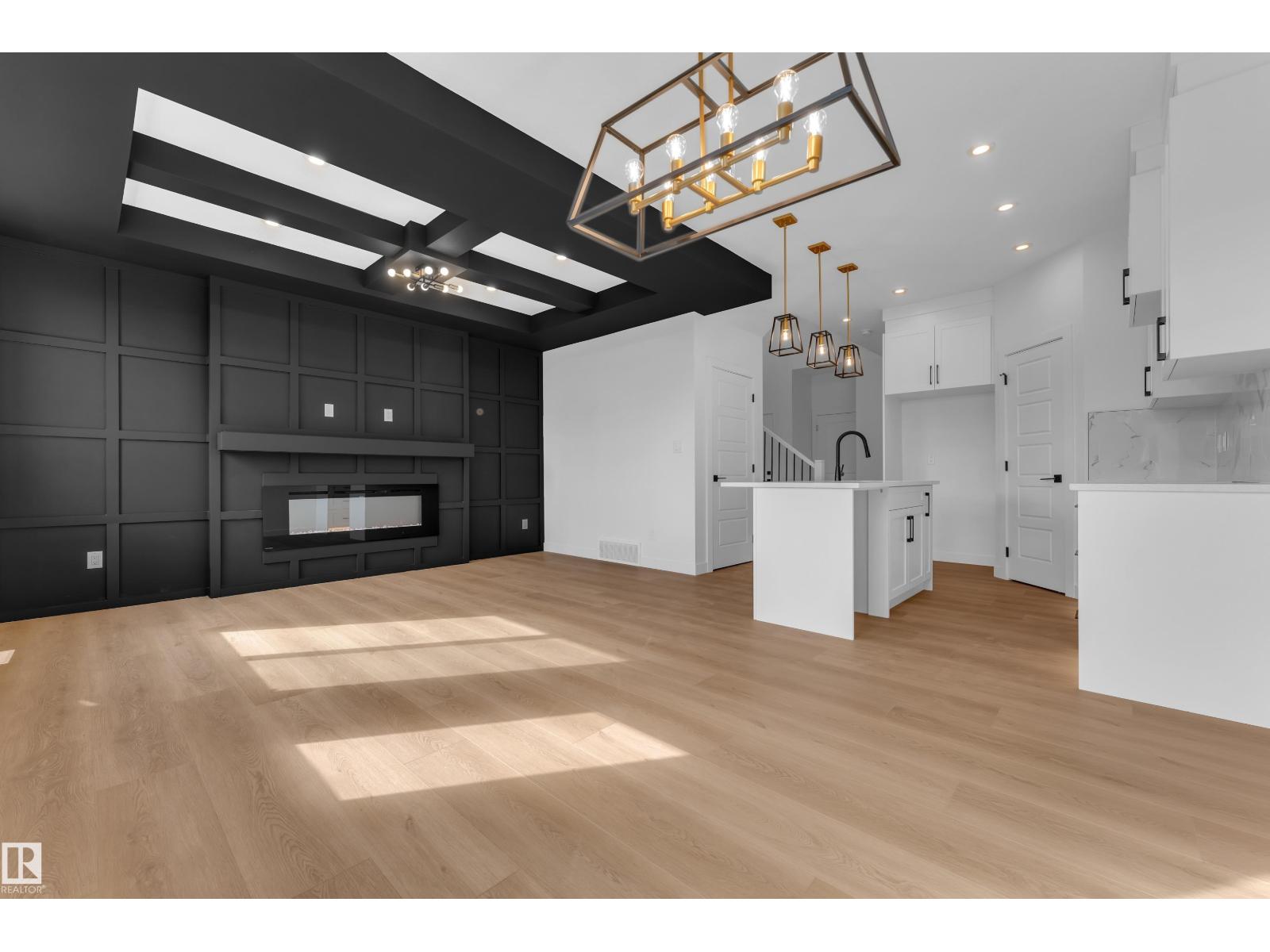 10711 98 St Property Photo 12